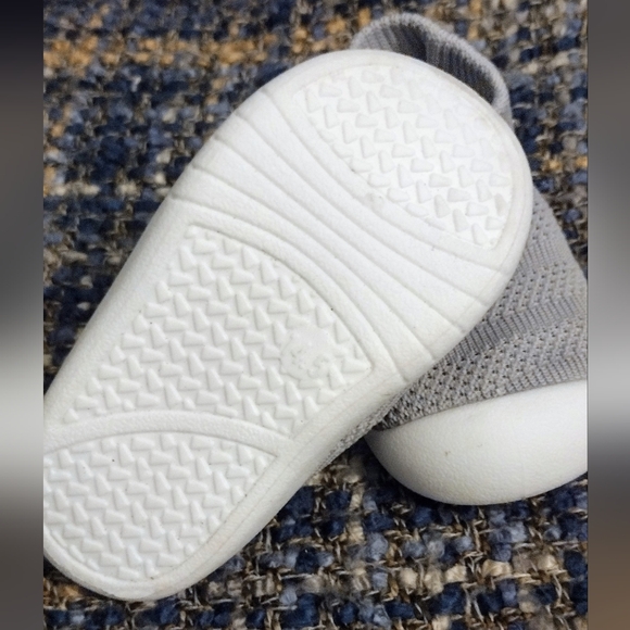 Slip on gray baby shoes - Picture 3 of 3